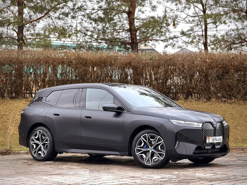 BMW iX
