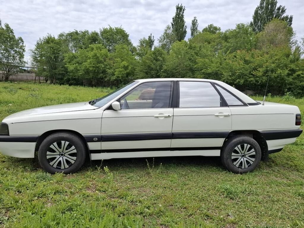 Audi 100
