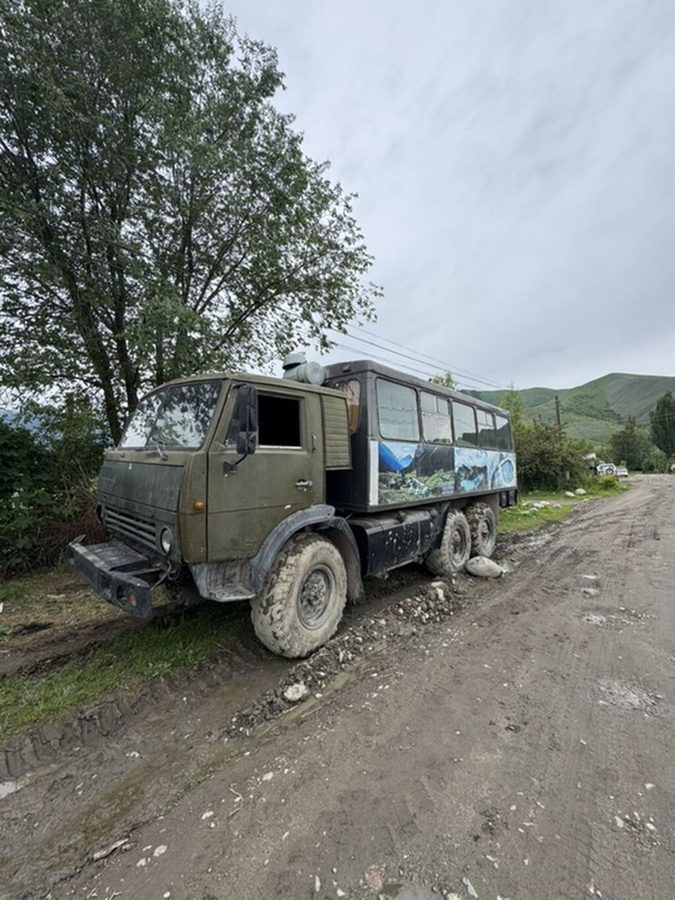 Вахтовый автобус на базе грузовика-вездехода 6×6. Основные