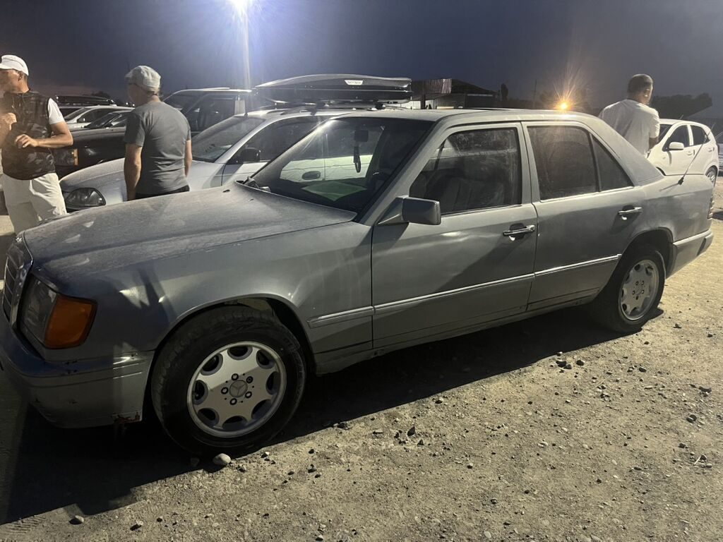 Mercedes-Benz W124