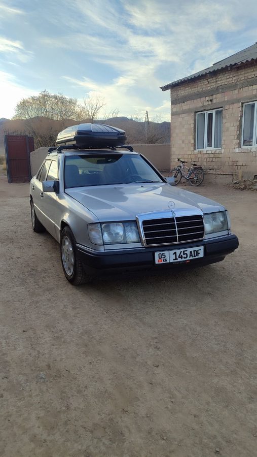 Mercedes-Benz W124