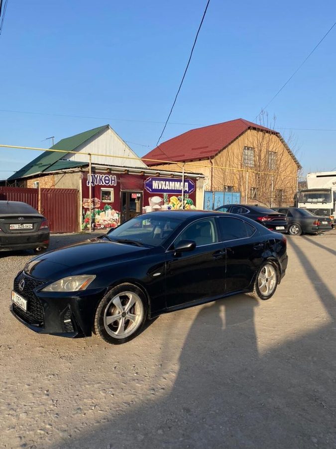 Lexus IS