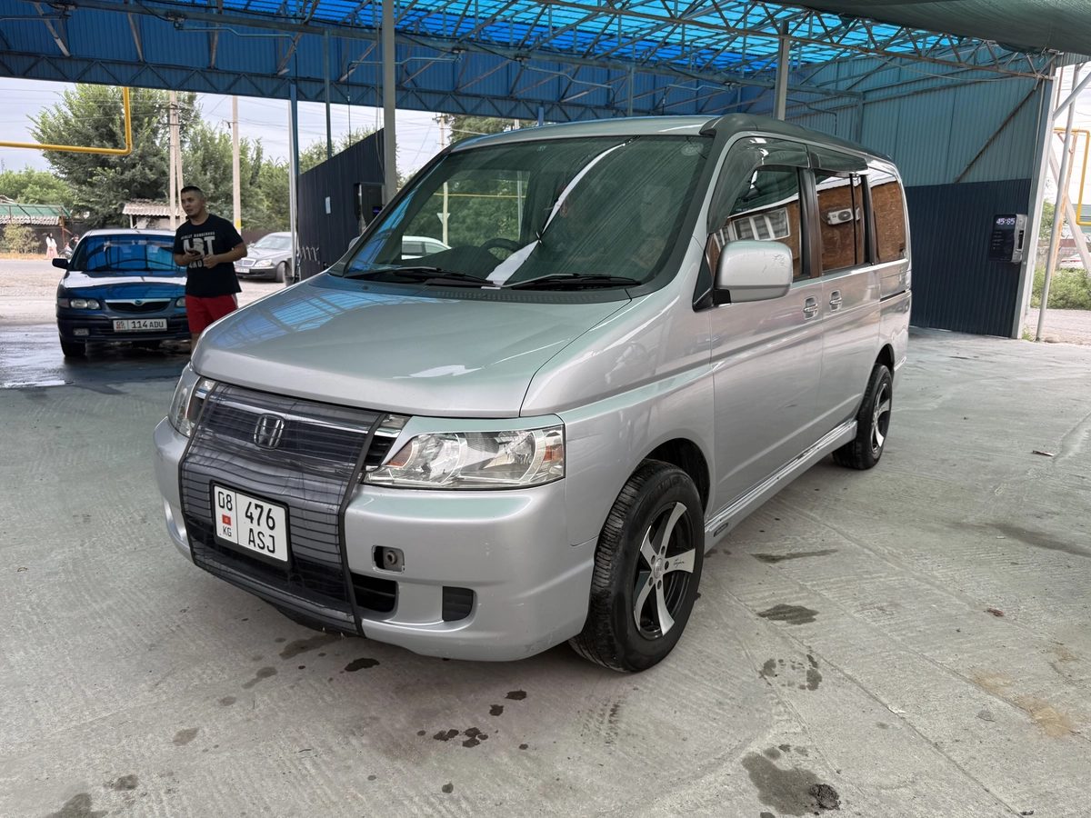 Honda Stepwgn II Рестайлинг 2004