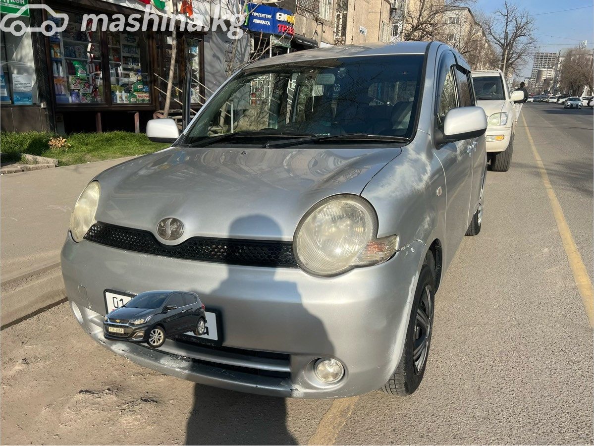 Toyota Sienta I