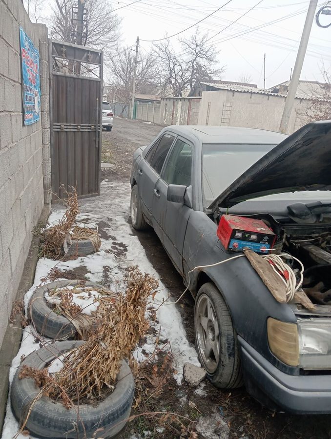 Mercedes-Benz W124