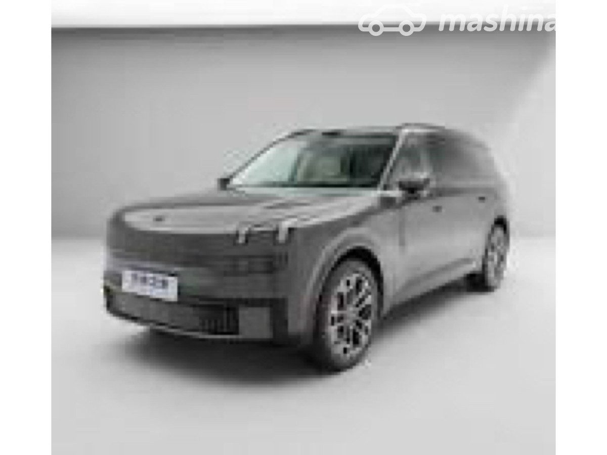 Lynk & Co 900