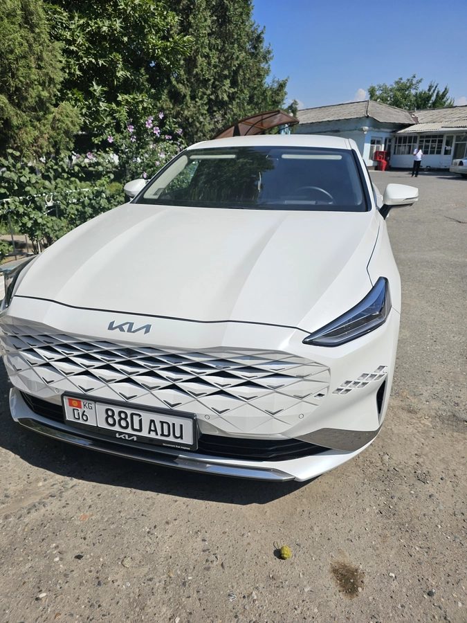 Kia K8 1.6hyb AT