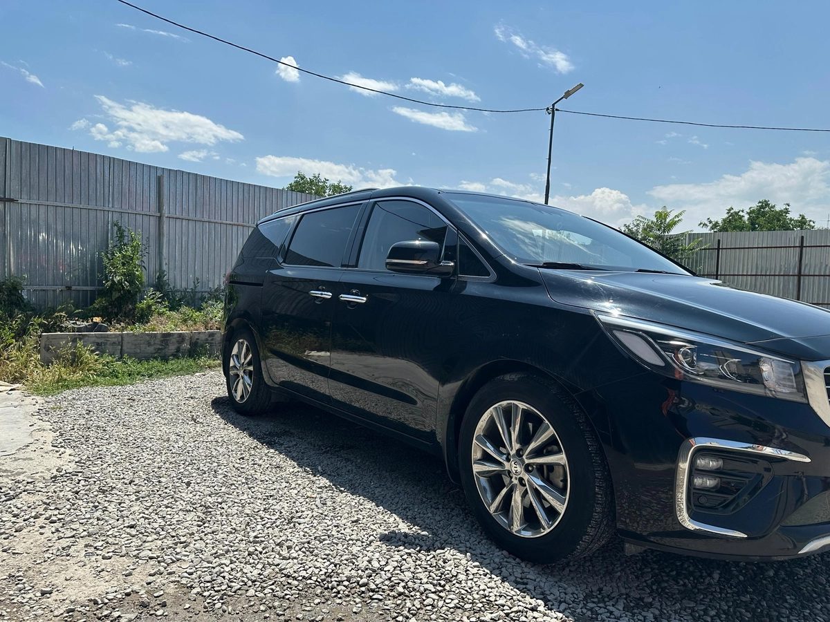 Kia Carnival III 2019