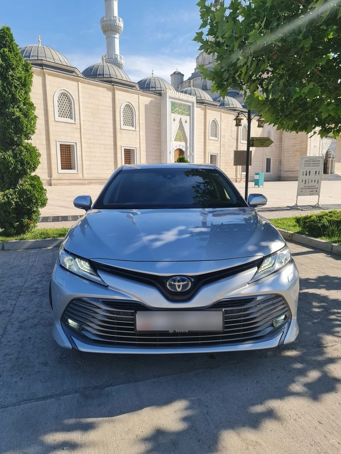 Toyota Camry VIII (XV70) 2019