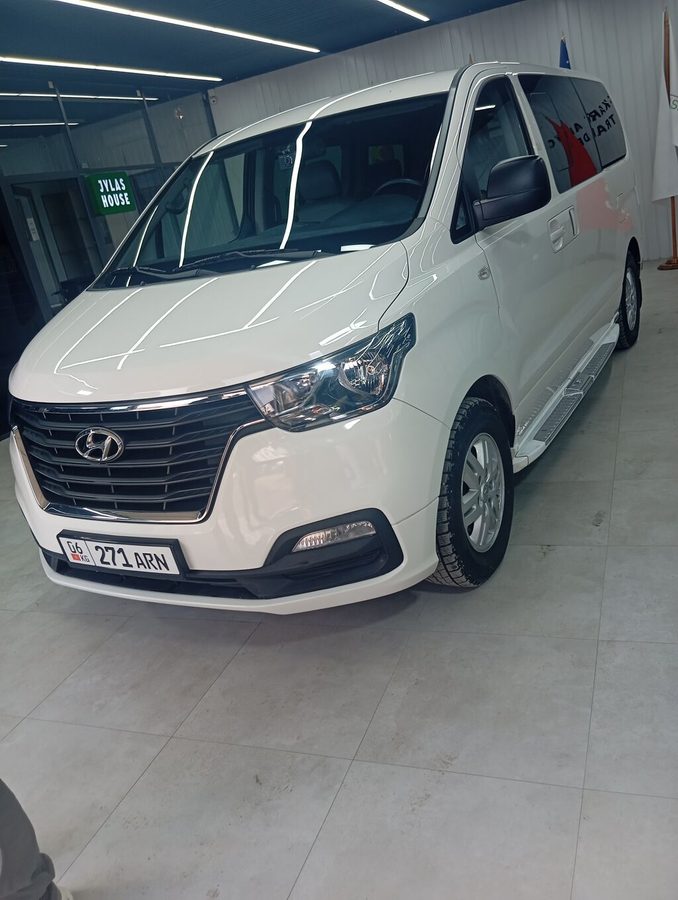 Hyundai H-1