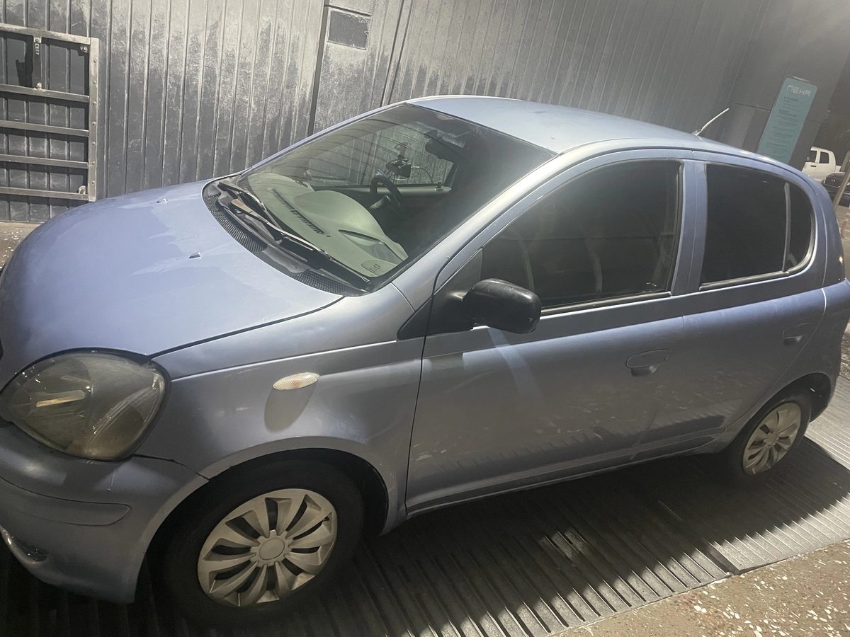 Toyota Vitz I (P10) 1999