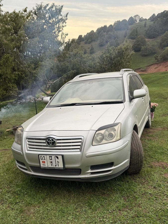 Toyota Avensis II 2004