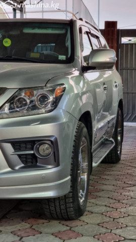 Lexus LX
