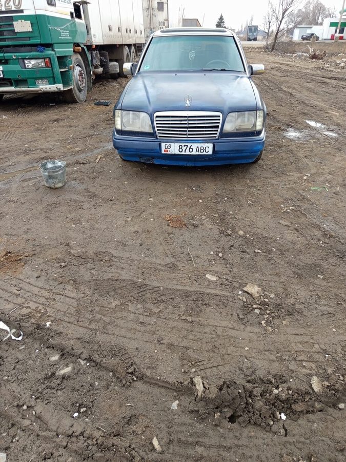 Mercedes-Benz 220