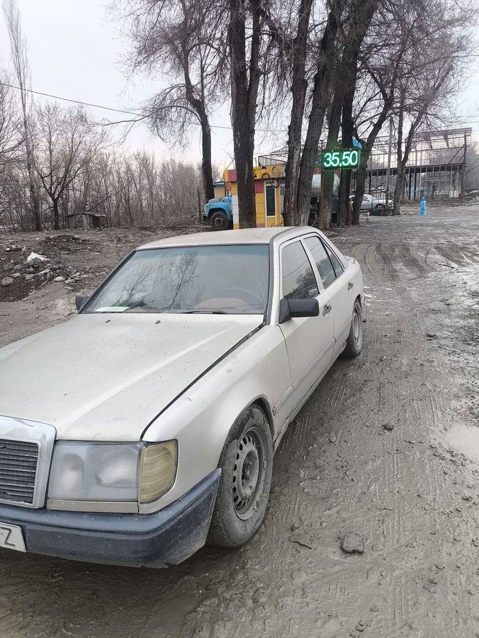 Mercedes-Benz W124