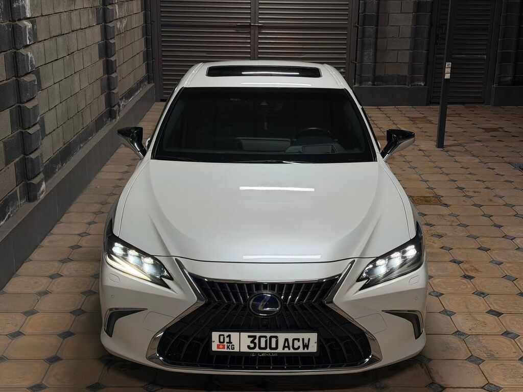 Lexus ES