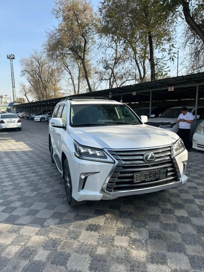 Lexus LX
