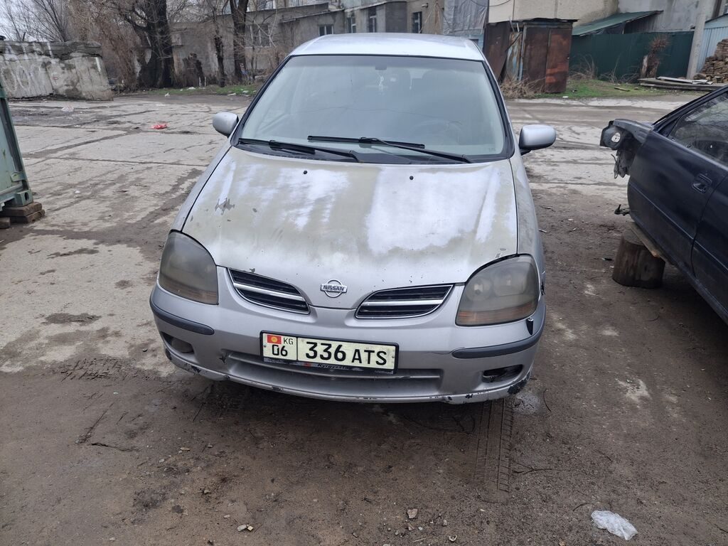 Nissan Almera Tino