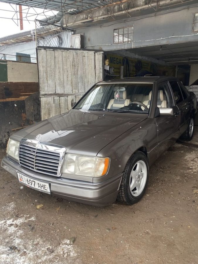 Mercedes-Benz W124