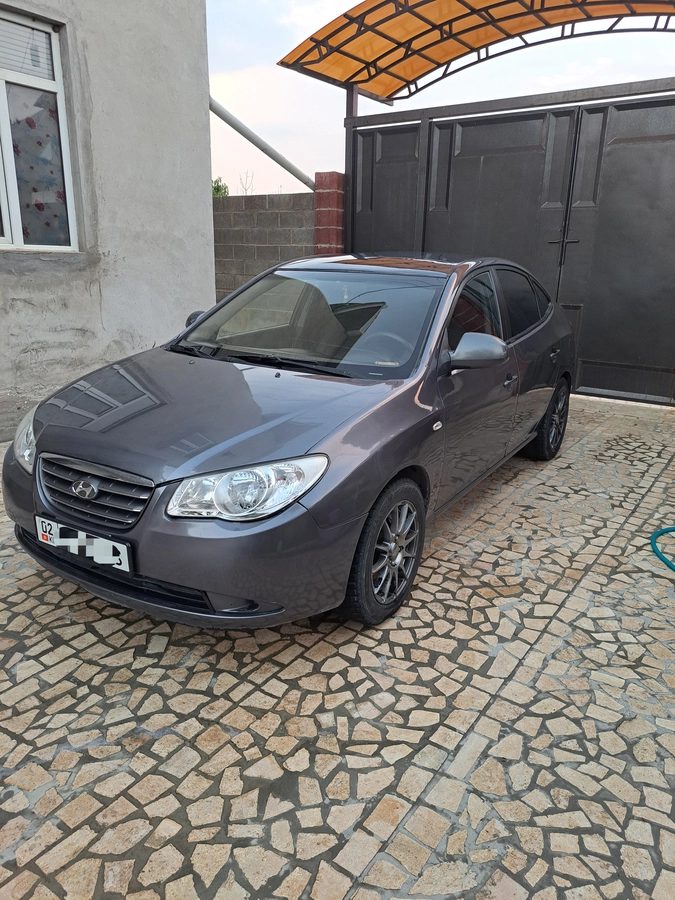 Hyundai Elantra IV (HD) 1.6 MT
