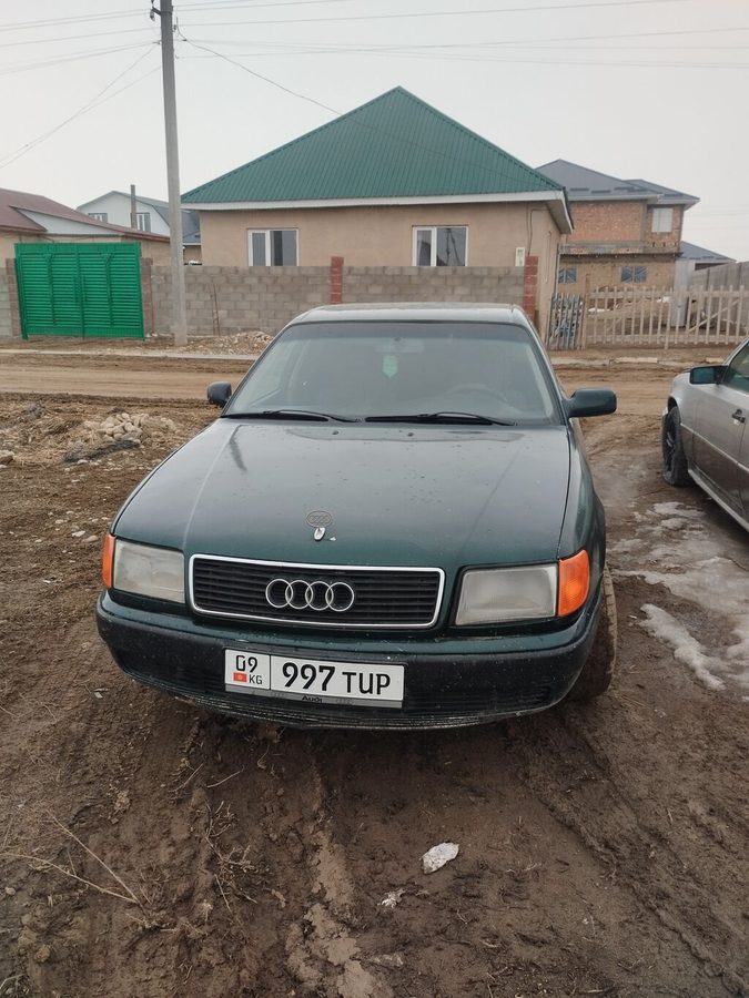 Audi 100