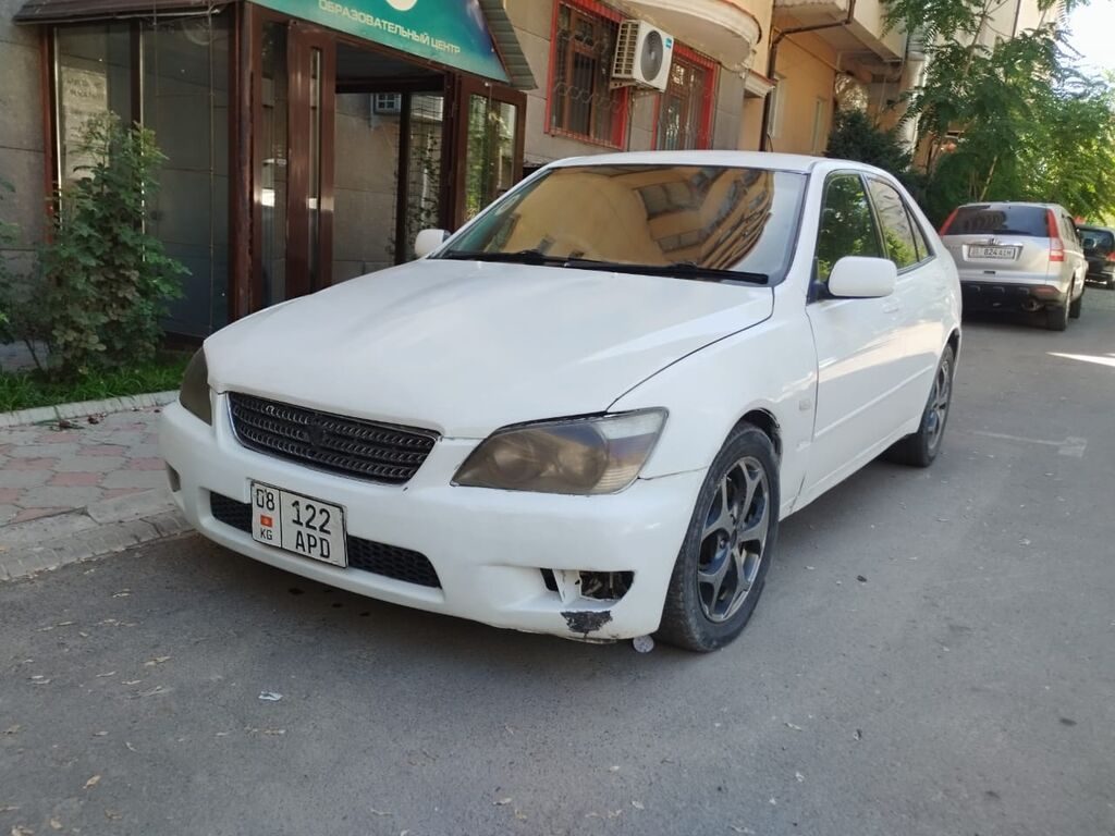 Lexus IS