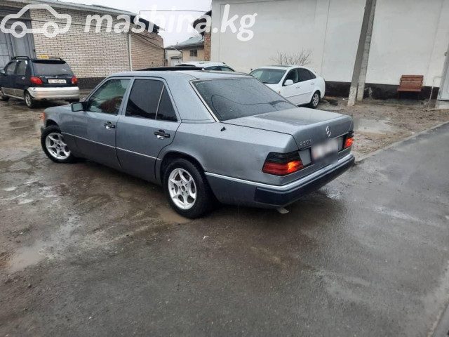 Mercedes-Benz W124