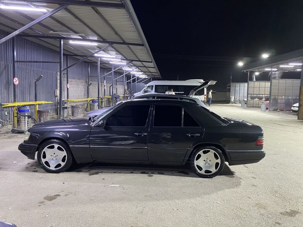 Mercedes-Benz W124
