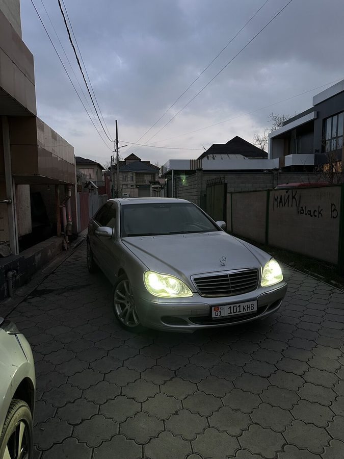 Mercedes-Benz S-Class