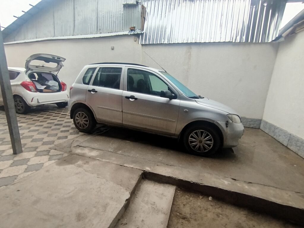 Mazda 2