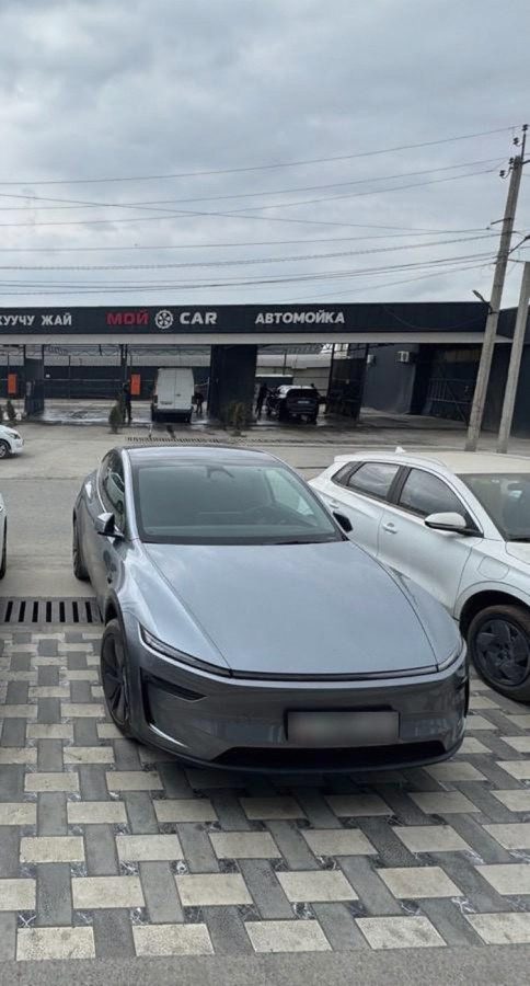 Tesla Model Y I