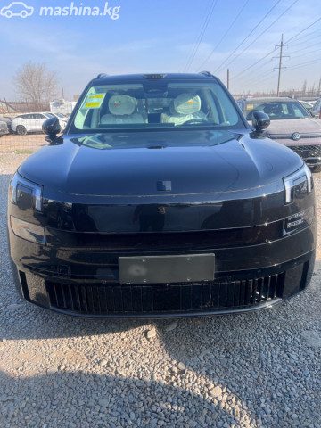 Lynk &amp; Co 900