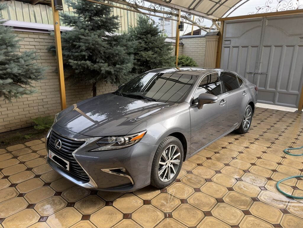 Lexus ES