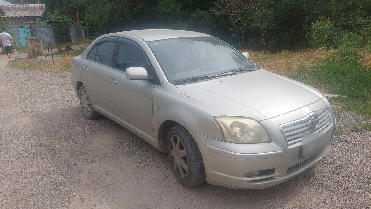 Toyota Avensis II 2004