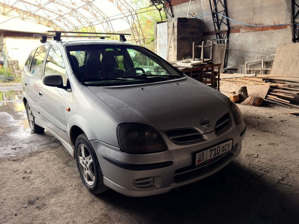 Nissan Almera Tino