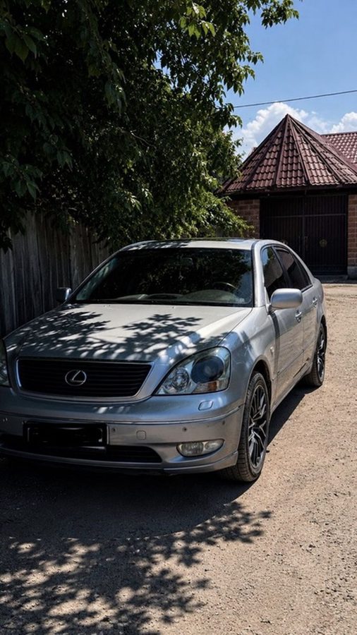 Lexus LS