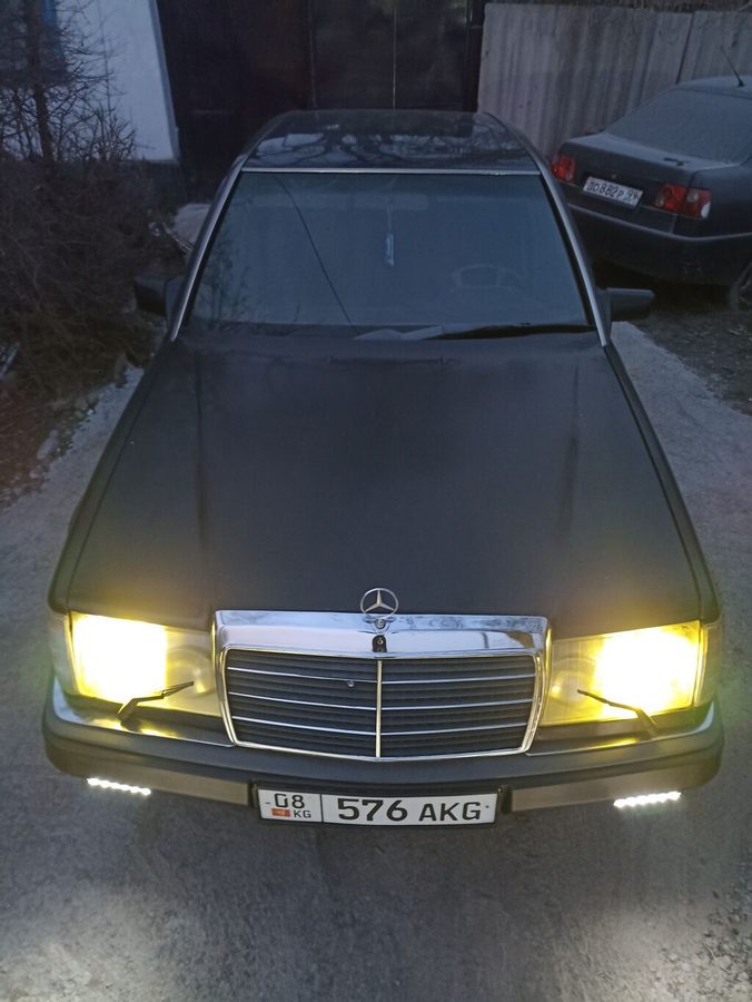 Mercedes-Benz W124