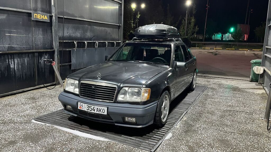 Mercedes-Benz 220