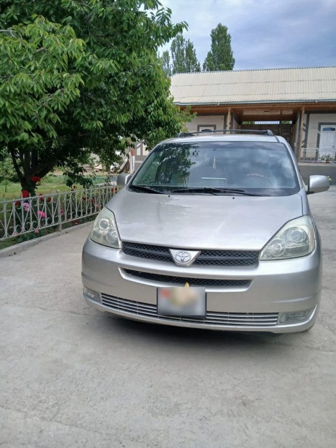 Toyota Sienna II 2004