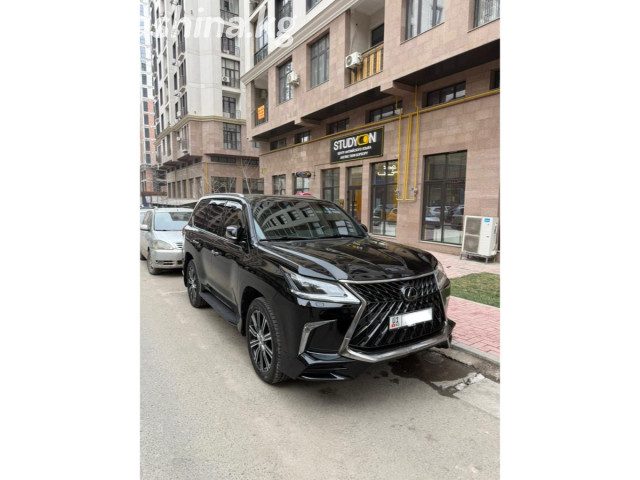 Lexus LX