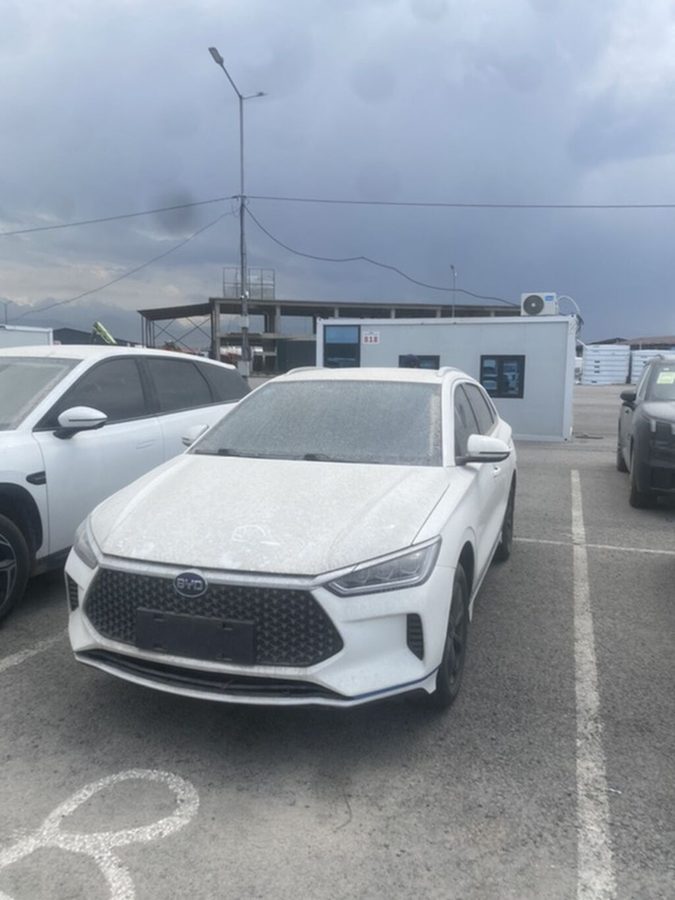 BYD E2