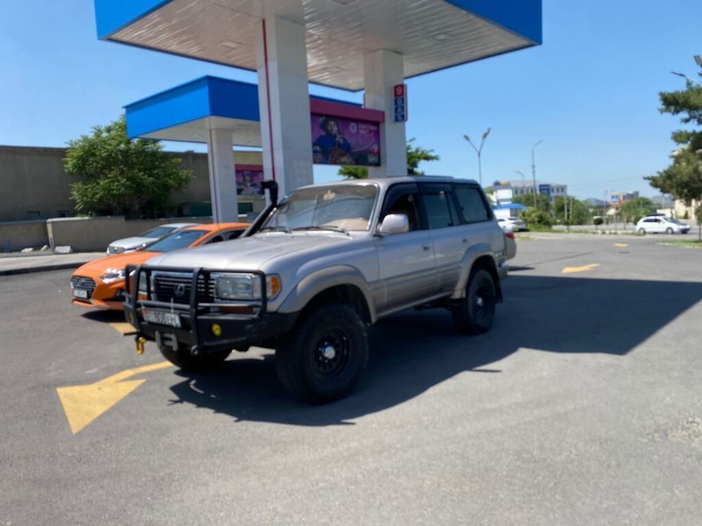 Lexus LX