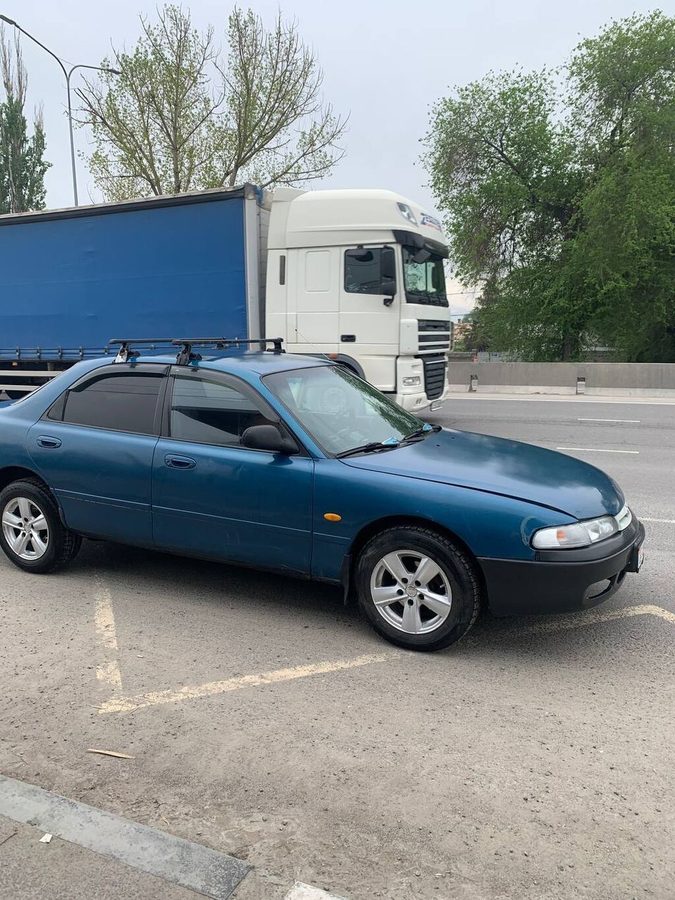 Mazda Cronos