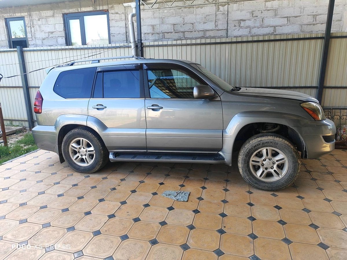 Lexus GX I 2005