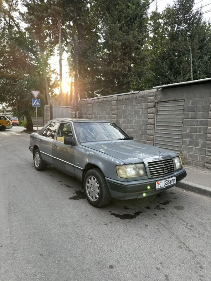 Mercedes-Benz W124