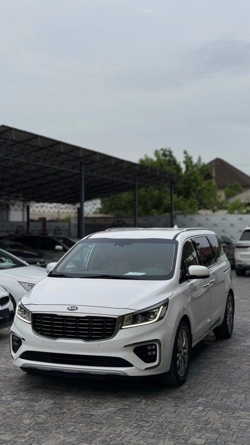 Kia Carnival III 2019