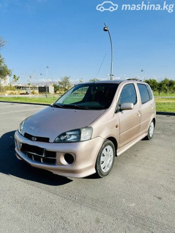 Daihatsu YRV