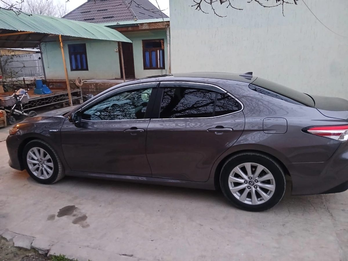Toyota Camry VIII (XV70) 2019