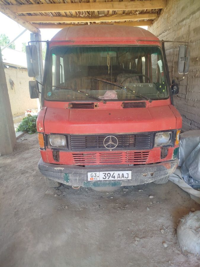 Mercedes-Benz 