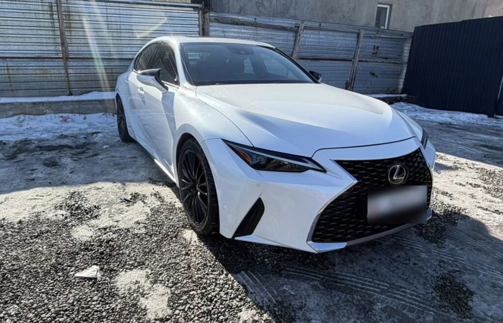 Lexus IS